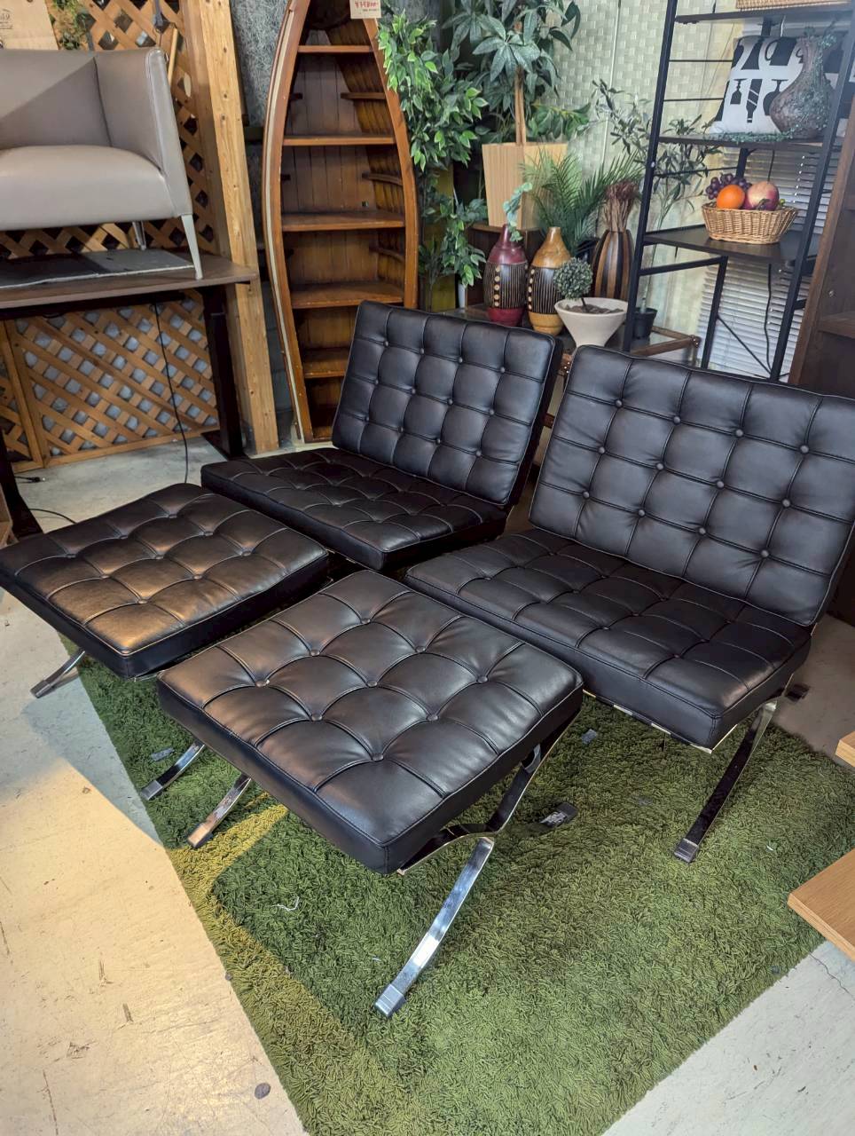 名古屋で家具のお買取り　リサイクルショップ　バルセロナチェア　リプロダクト　オットマン付き　２脚　ブラック