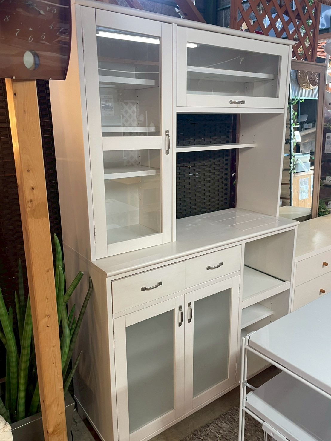 名古屋市でブランド家具の買取 リサイクルショップシンプー モモナチュラル MomoNatural キッチンボード ホワイト 食器棚