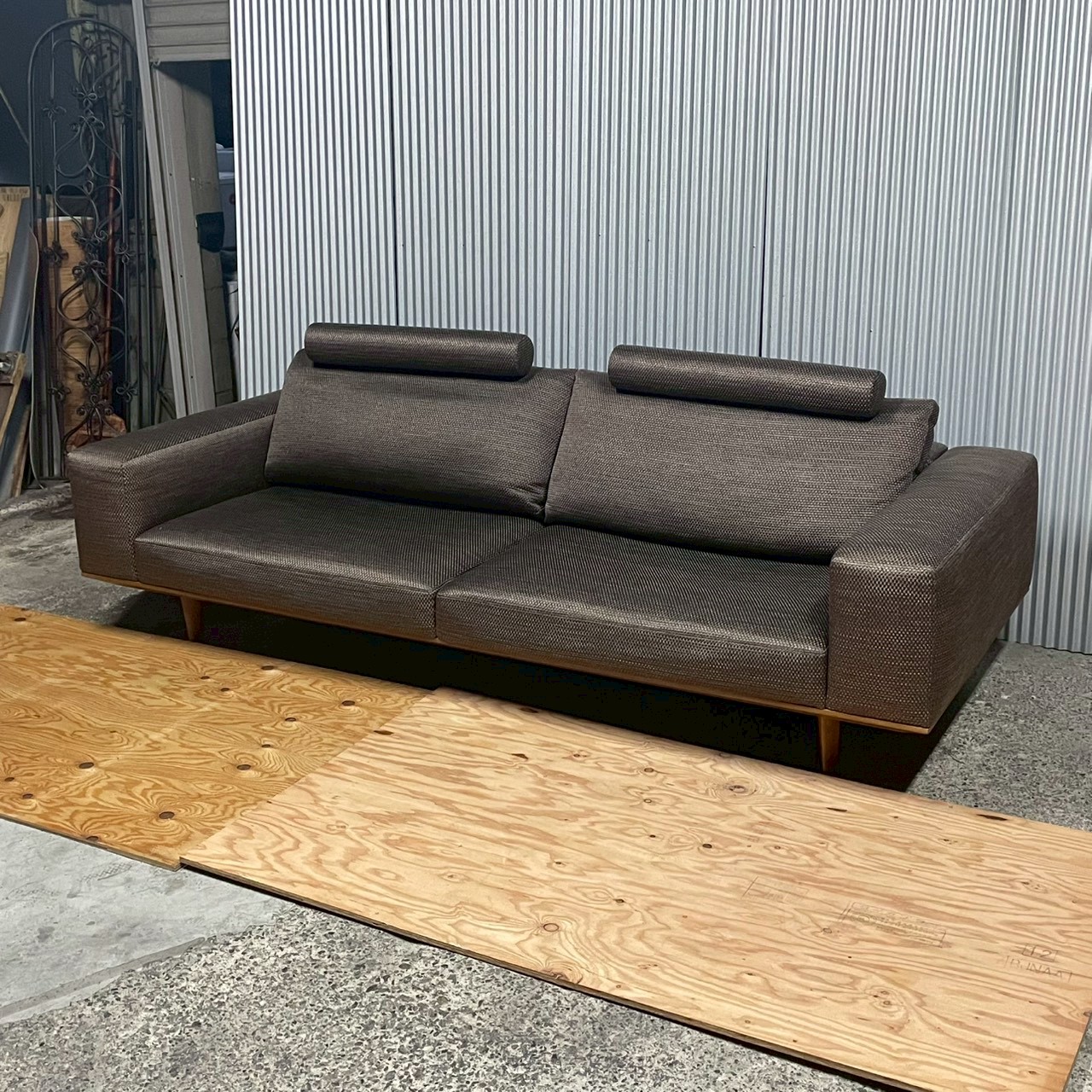 ブランド家具の買取　高級　リサイクルショップシンプー　名古屋市　カンディハウス　CONDEHOUSE　3人掛けソファ　ヘッドレスト付き　