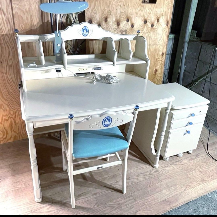 カリモクの買取　リサイクルショップシンプー　Karimoku　ディズニー　プリンセスシリーズ　シンデレラ　愛知県　名古屋市　勉強机　学習机