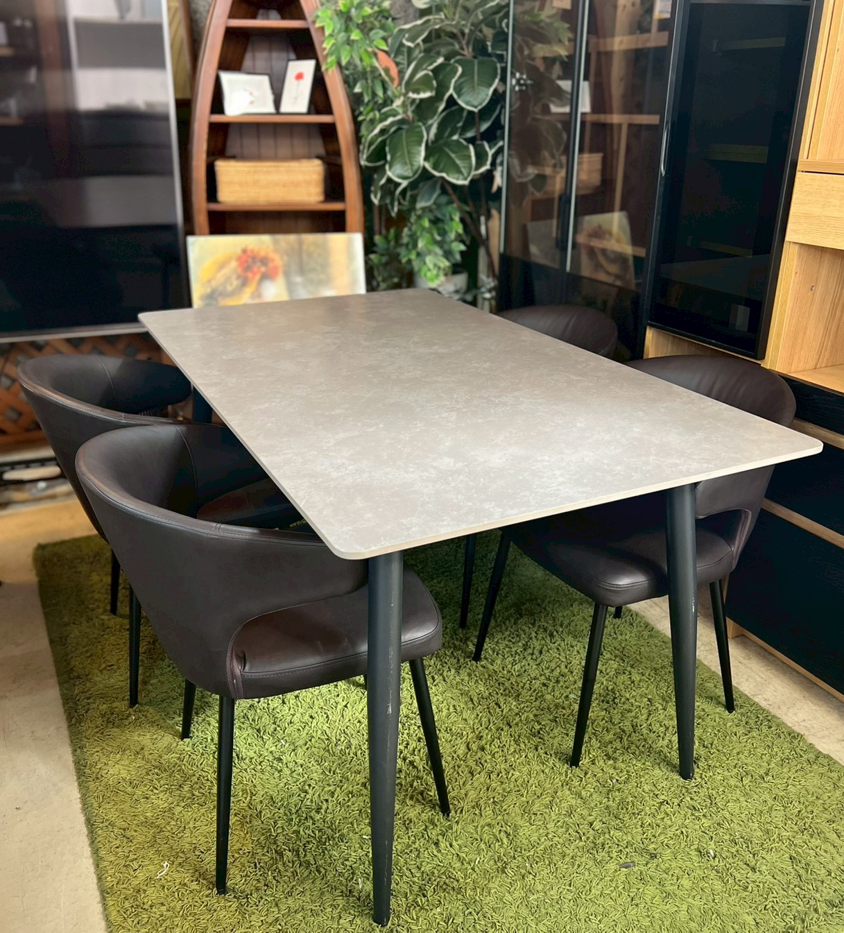 家具の買取　リサイクルショップ　シンプー　ダイニングセット　セラミック天板　大理石調　人気デザイン